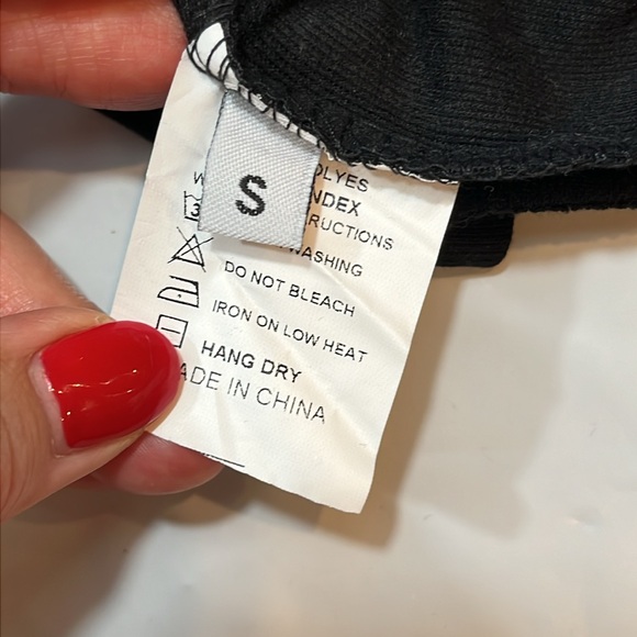 CROP TOP shirts LOT OF TWO WHITE sweetheart neck ribbed black Long sleeves Small - Picture 7 of 13